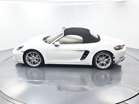 Certified 2017 Porsche 718 Boxster RWD image 31