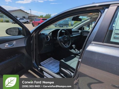 Used 2024 Kia Forte LXS w/ LXS Technology Package FWD image 9