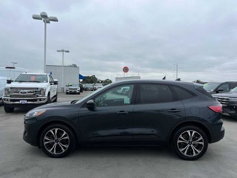 Certified 2022 Ford Escape SE w/ SE Sport Appearance Package image 2