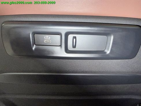 Used 2019 BMW X5 xDrive40i w/ M Sport Package image 32