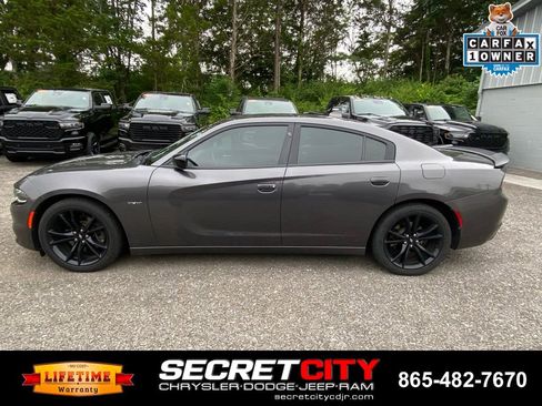 Used 2018 Dodge Charger R/T w/ Driver Confidence Group RWD image 8