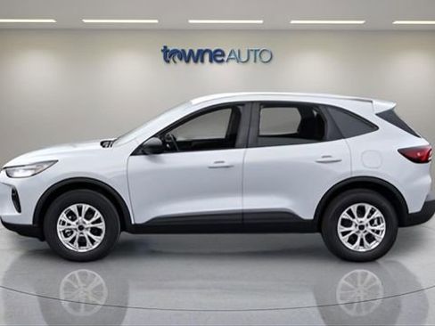 Used 2025 Ford Escape Active w/ Cold Weather Package AWD/4WD image 2