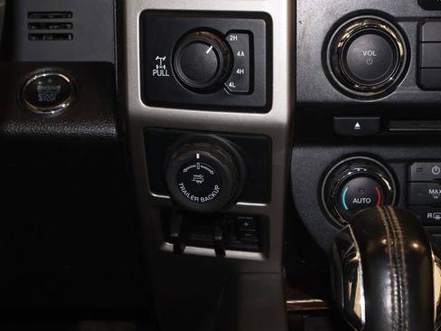 Certified 2018 Ford F150 Lariat image 29