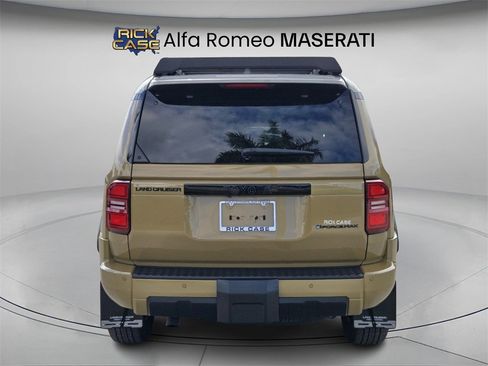 Used 2024 Toyota Land Cruiser image 5