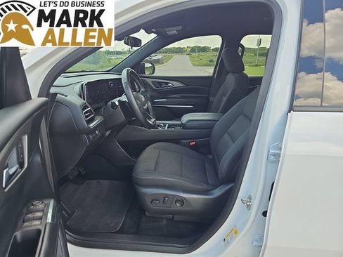 Used 2024 Chevrolet Traverse LT FWD image 19