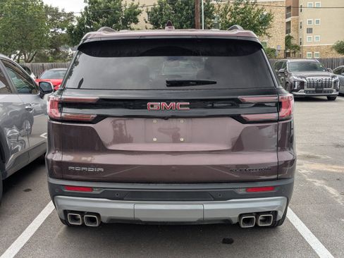 Used 2024 GMC Acadia Elevation FWD image 7