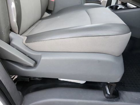 Used 2019 Nissan NV 2500 SV image 22