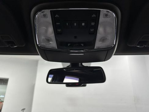 Used 2014 Jeep Grand Cherokee Overland image 47