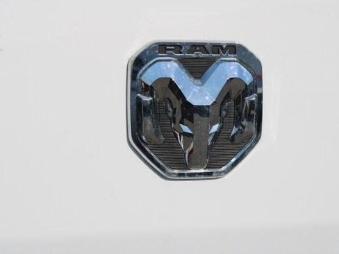 New 2025 RAM ProMaster 2500 w/ Convenience Group FWD image 7
