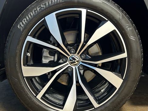 Used 2024 Volkswagen Atlas Cross Sport SEL Premium R-Line AWD/4WD image 53