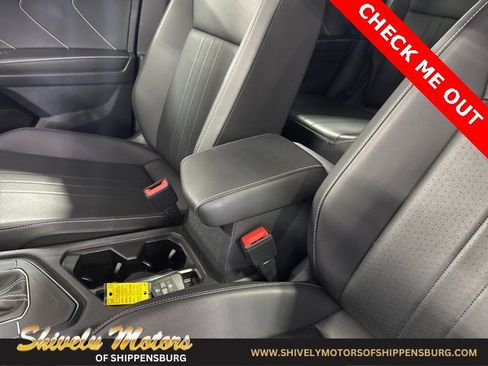 Used 2024 Volkswagen Tiguan SE image 22