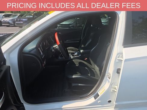 Used 2019 Dodge Charger Scat Pack w/ Dynamics Package RWD image 9