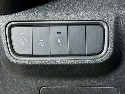 Used 2025 Kia Soul LX w/ LX Technology Package image 17