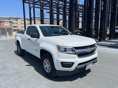 Used 2019 Chevrolet Colorado W/T w/ WT Convenience Package RWD image 3