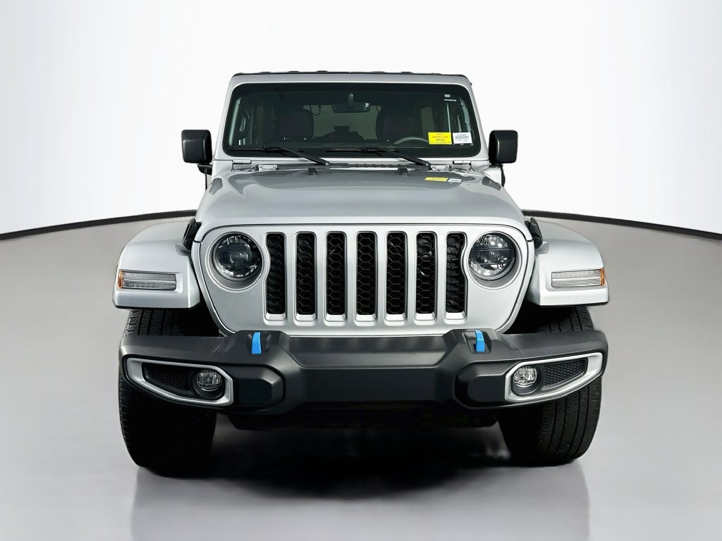 Used 2023 Jeep Wrangler Unlimited Sahara w/ Cold Weather Group AWD/4WD image 2