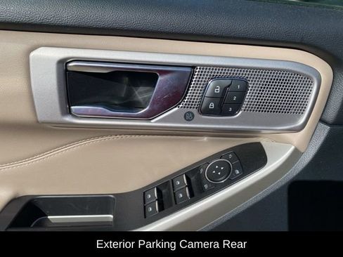 Used 2021 Ford Explorer Limited w/ Equipment Group 301A image 14
