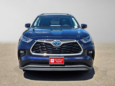 Used 2024 Toyota Highlander Limited AWD/4WD image 10