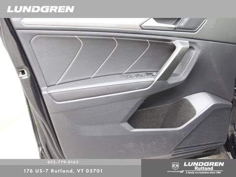 Used 2023 Volkswagen Tiguan SE R-Line AWD/4WD image 17