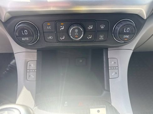 Used 2017 GMC Acadia SLT FWD image 11