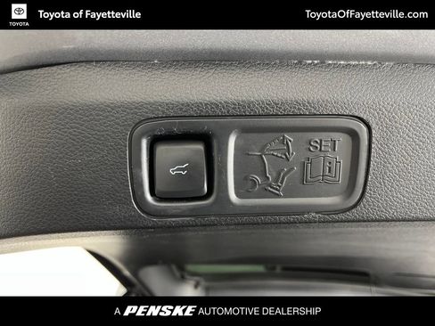 Used 2021 Ford Expedition Limited AWD/4WD image 12