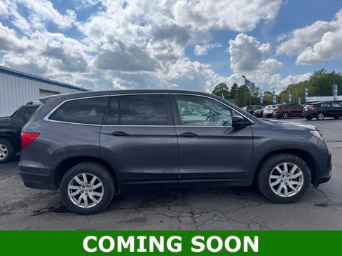 Used 2019 Honda Pilot LX image 1