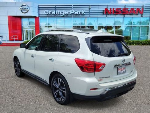 Used 2019 Nissan Pathfinder Platinum FWD image 3