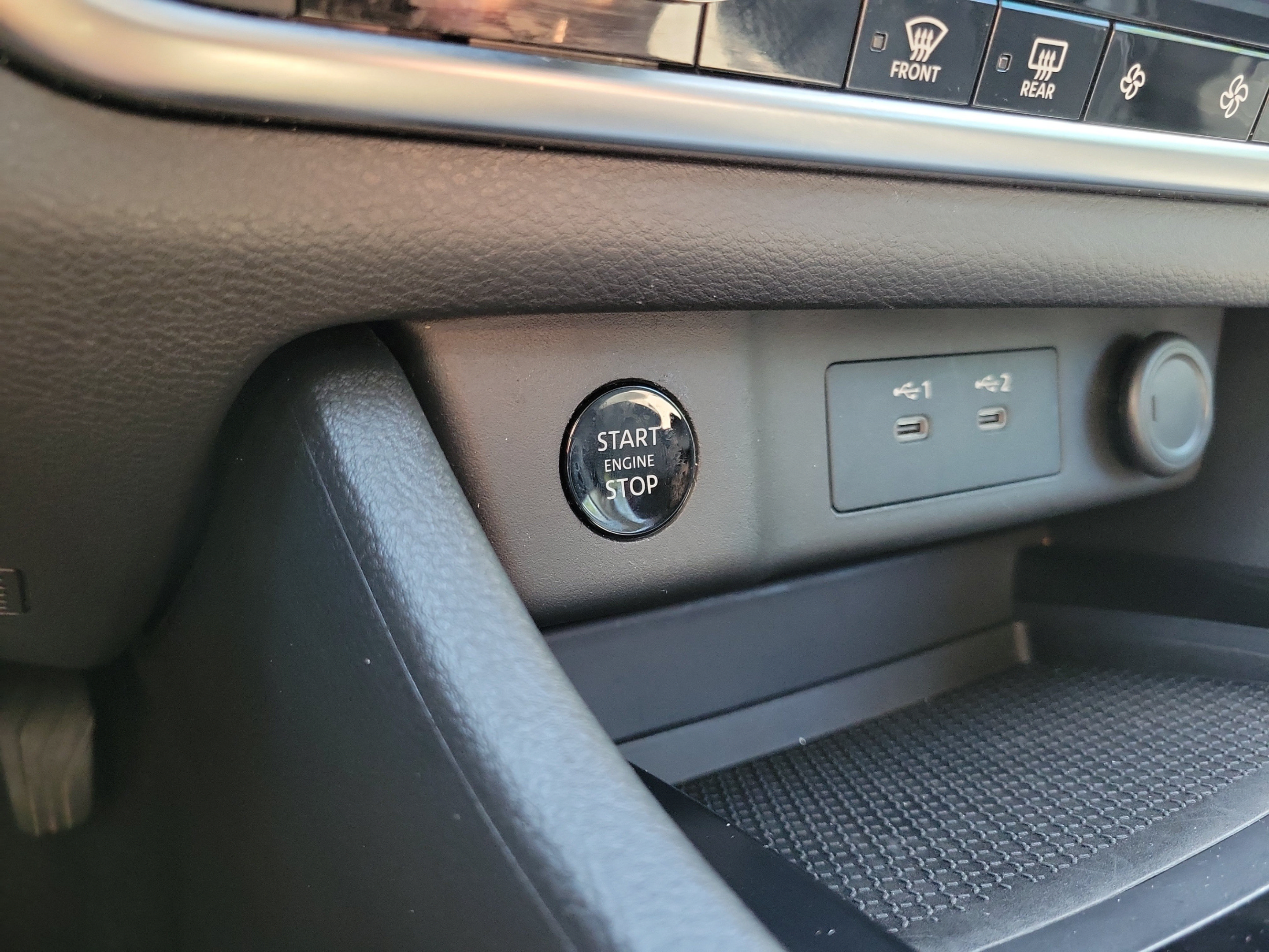 Certified 2026 Nissan Rogue SV FWD image 26