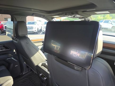 New 2026 GMC Yukon Denali w/ Advanced Technology Package AWD/4WD image 22