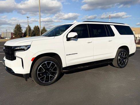 Used 2024 Chevrolet Suburban RST image 13