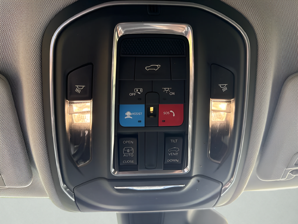 Used 2022 Jeep Grand Cherokee L Laredo w/ Luxury Tech Group I AWD/4WD image 22
