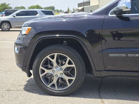 Used 2019 Jeep Grand Cherokee Overland AWD/4WD image 8