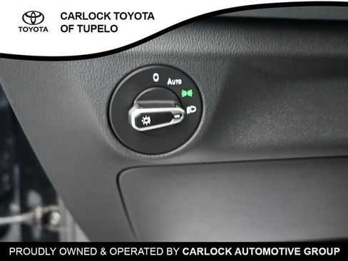 Used 2025 Volkswagen Jetta SE w/ Sunroof Package image 18