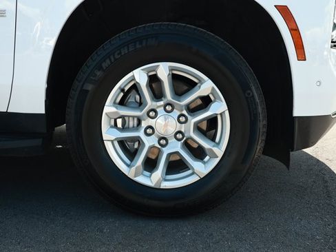 Used 2025 Chevrolet Tahoe LT RWD image 5