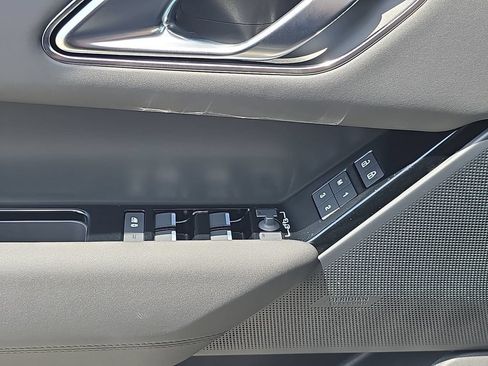 New 2026 Land Rover Range Rover Velar S AWD/4WD image 28
