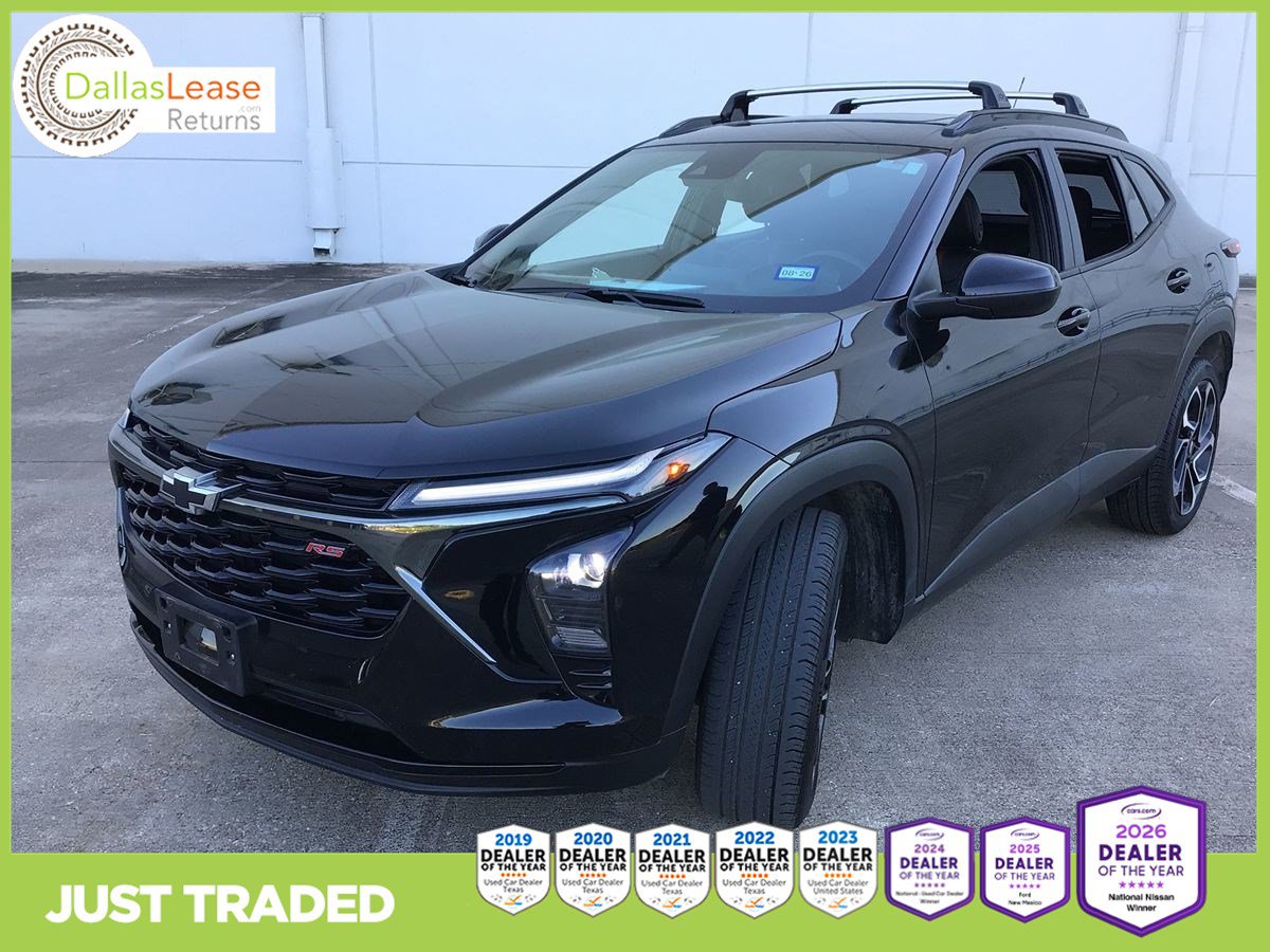 Used 2025 Chevrolet Trax RS w/ Sunroof Package FWD image 1