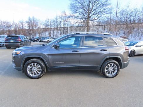 Used 2019 Jeep Cherokee Latitude Plus w/ Cold Weather Group image 3