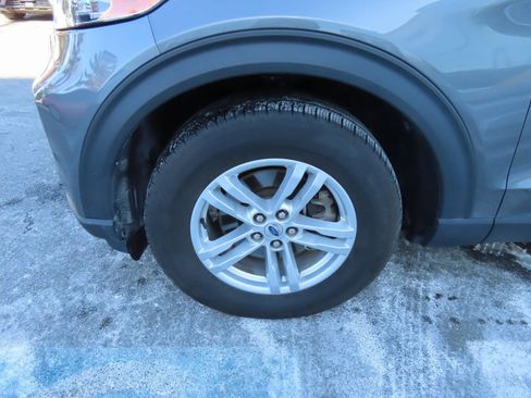 Certified 2024 Ford Explorer XLT image 10