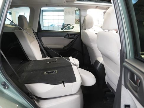 Used 2016 Subaru Forester 2.5i Premium image 29