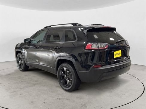 Used 2021 Jeep Cherokee Latitude Plus image 3