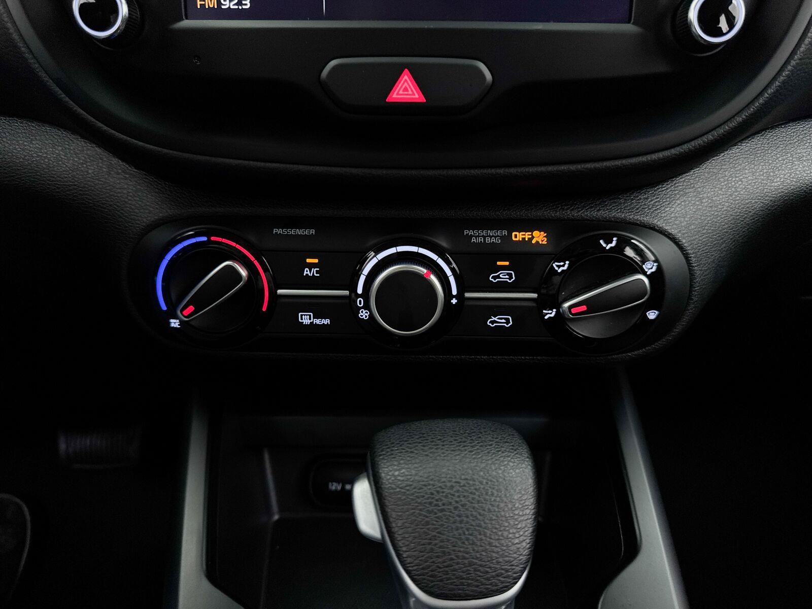 Used 2025 Kia Soul LX FWD image 25