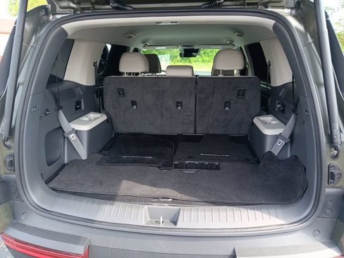 Used 2025 Hyundai Santa Fe SEL FWD image 6