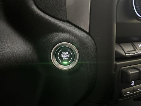 Used 2025 Chevrolet Silverado 1500 W/T w/ WT Value Package image 17