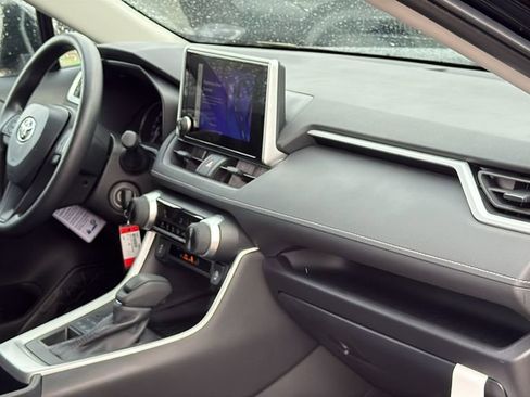 Certified 2025 Toyota RAV4 LE image 30