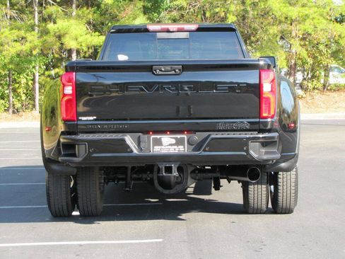 Used 2020 Chevrolet Silverado 3500 High Country image 11