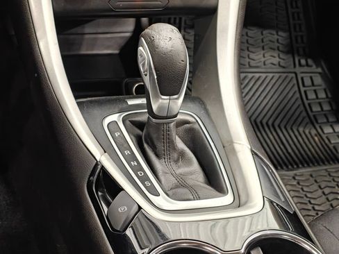 Used 2014 Ford Fusion SE FWD image 7