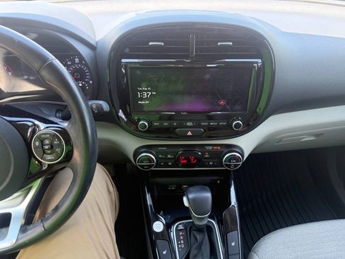 Used 2021 Kia Soul EX FWD image 10