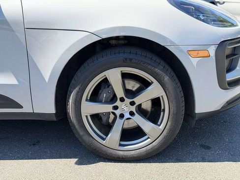 Certified 2024 Porsche Macan AWD/4WD image 9