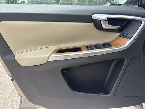 Used 2015 Volvo XC60 T5 Platinum FWD image 38