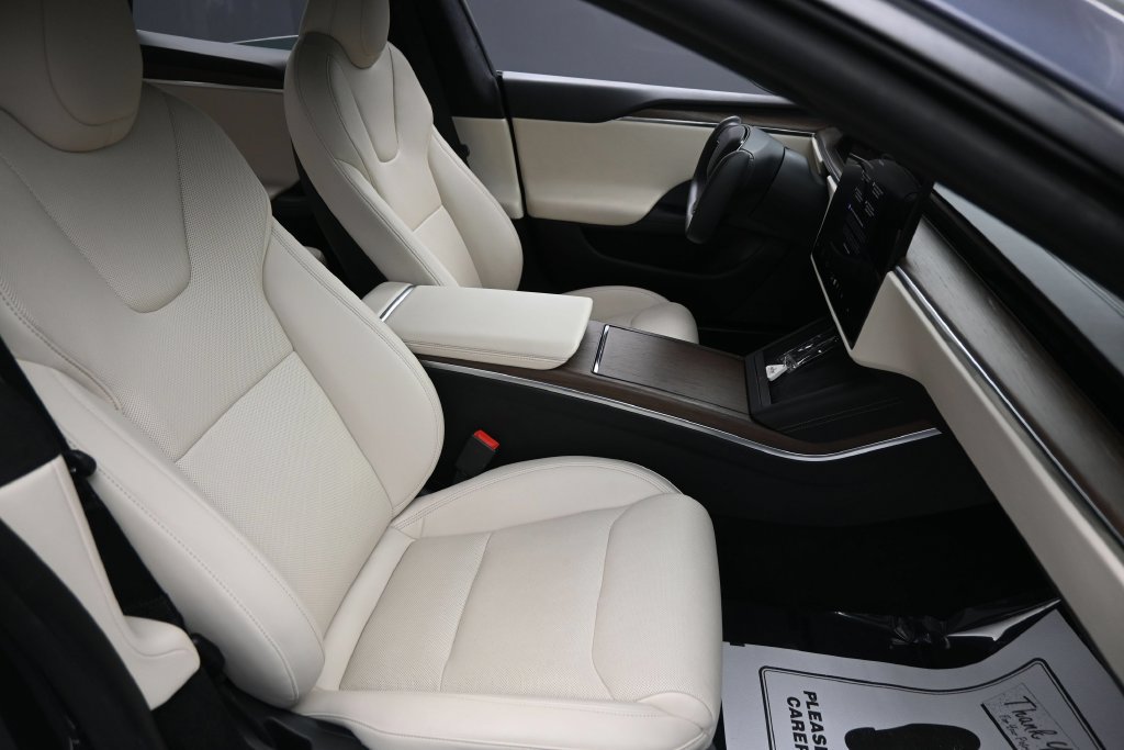 Used 2022 Tesla Model S AWD/4WD image 30