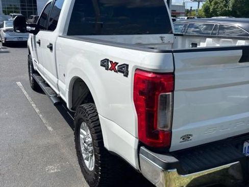 Used 2019 Ford F250 XLT w/ Snow Plow Prep Package AWD/4WD image 7
